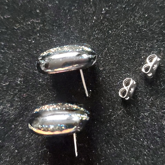 Hand Blown Glass Earrings. - Picture 6 of 7